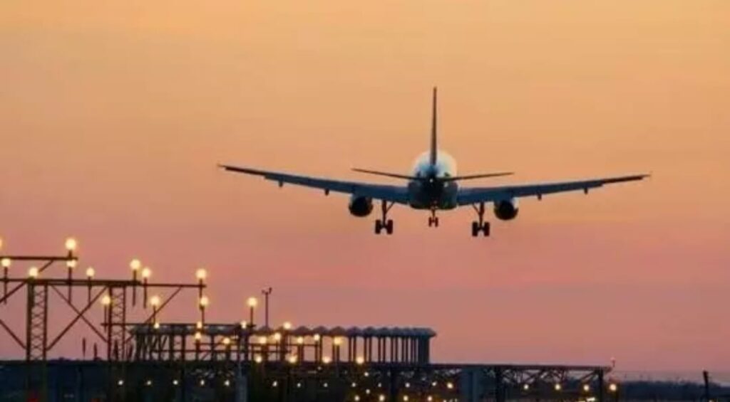 Ohio plane crash 2025 in US: 6people, including a family of 4, died in the Ohio plane crash 2025 minutes after takeoff. What Black Box says, Cause, and Similar  to Ahmedabad Plane Crash 20265.