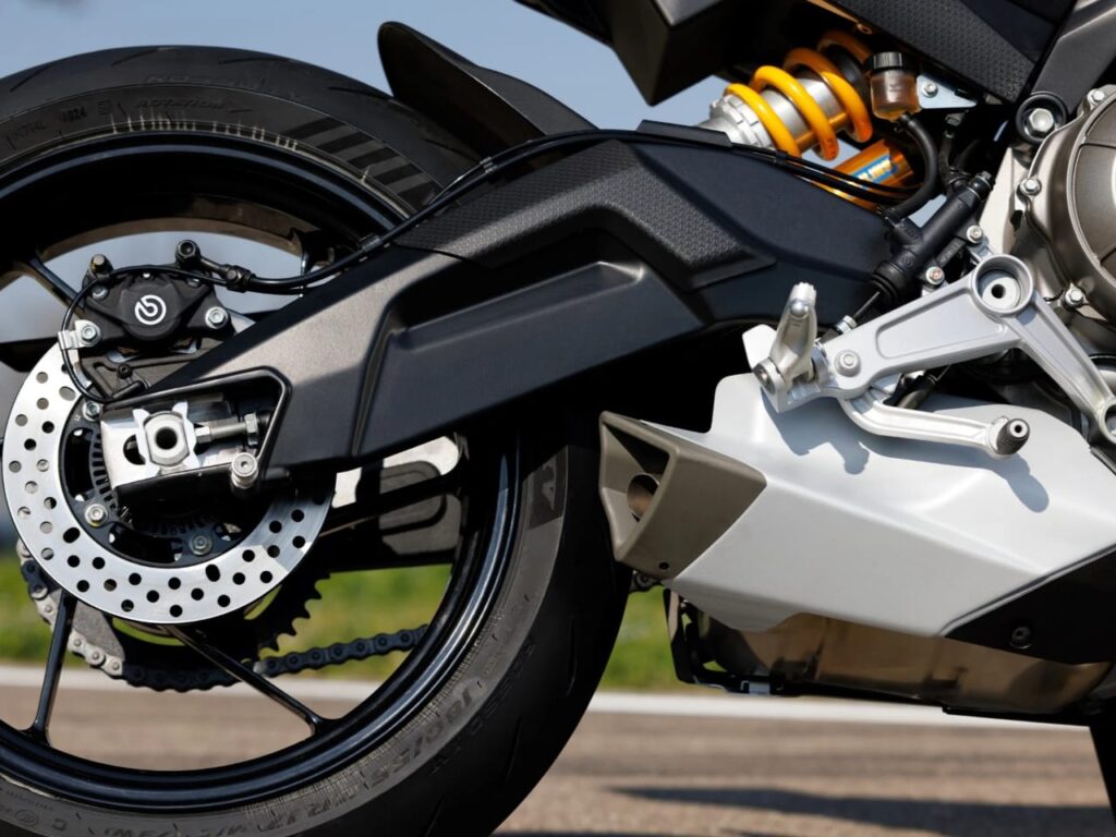 Aprilia Tuono 660 Comes with Double Disc Break