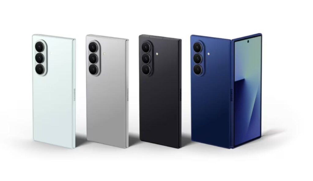 200 MP wide‑angle main camera: First in the Fold series — excellent detail and dynamic range.