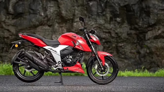 TVS Apache RTR 160 4V 2025 Review: Full Power, Smart Features, Great Price
