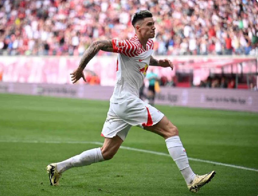 Benjamin Sesko Manchester United Back in Race for Benjamin Sesko vs The Red Devils