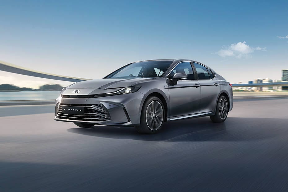 Toyota Camry 2025 Hybrid Launched in India